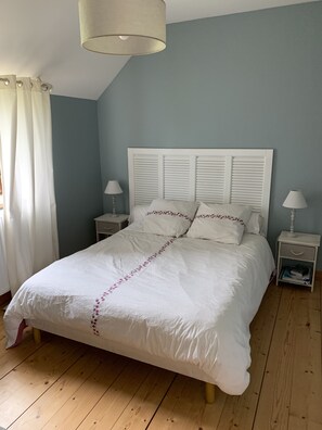 4 Schlafzimmer, Bügeleisen/Bügelbrett, Bettwäsche