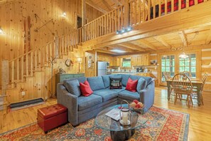 Smart TV, stereo - 7 Oaks: Mtn Cabin, Hot Tub, Fishing Ponds, Waterfront (Lake View), Pool Table (Seven Devils)