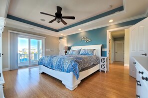 4 bedrooms, iron/ironing board, internet, bed sheets - Bella Luna - "Sound" Living with Private Dock (Surf City)
