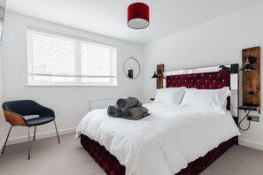 2 habitaciones, tabla de planchar con plancha y wifi gratis 