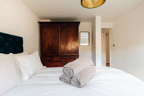 Unclassified image, 5 of 23, button