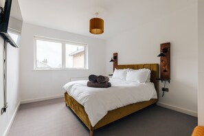 2 多间卧室、熨斗/熨衣板、免费 WiFi、床单