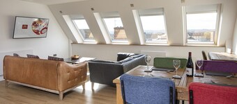 Serviced Penthouse Apartment in Old Town Swindon