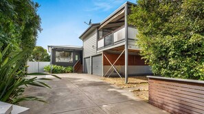 Property grounds - Ayubowan Villa in Cowes (Cowes)