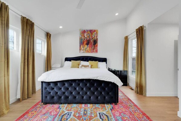 4 bedrooms, desk, iron/ironing board, WiFi