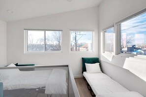 4 bedrooms, desk, iron/ironing board, WiFi