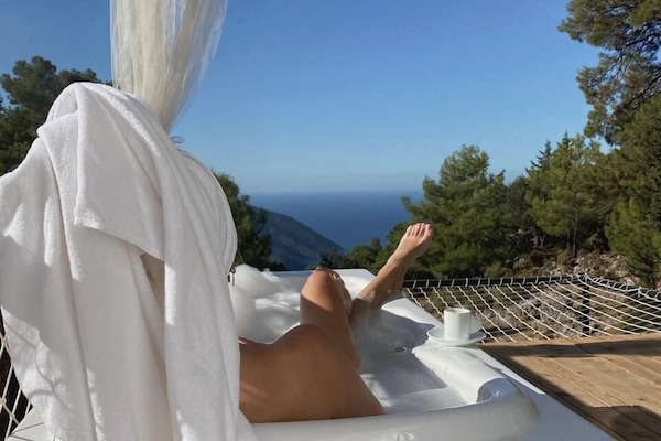 Vista frontal de la propiedad