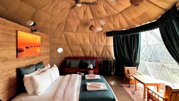 Honeymoon Double or Twin Room | Memory foam beds, desk