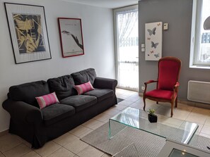 TV, DVD player, books