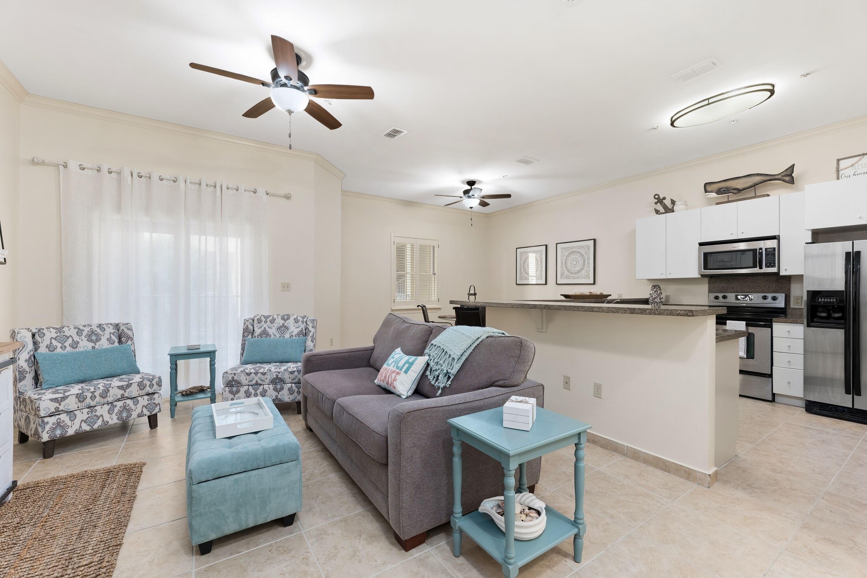 Las Verandas 106-Tropical & modern;Hot tub & pool;1 block to beach