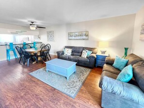 Townhome, 2 Bedrooms | Living room