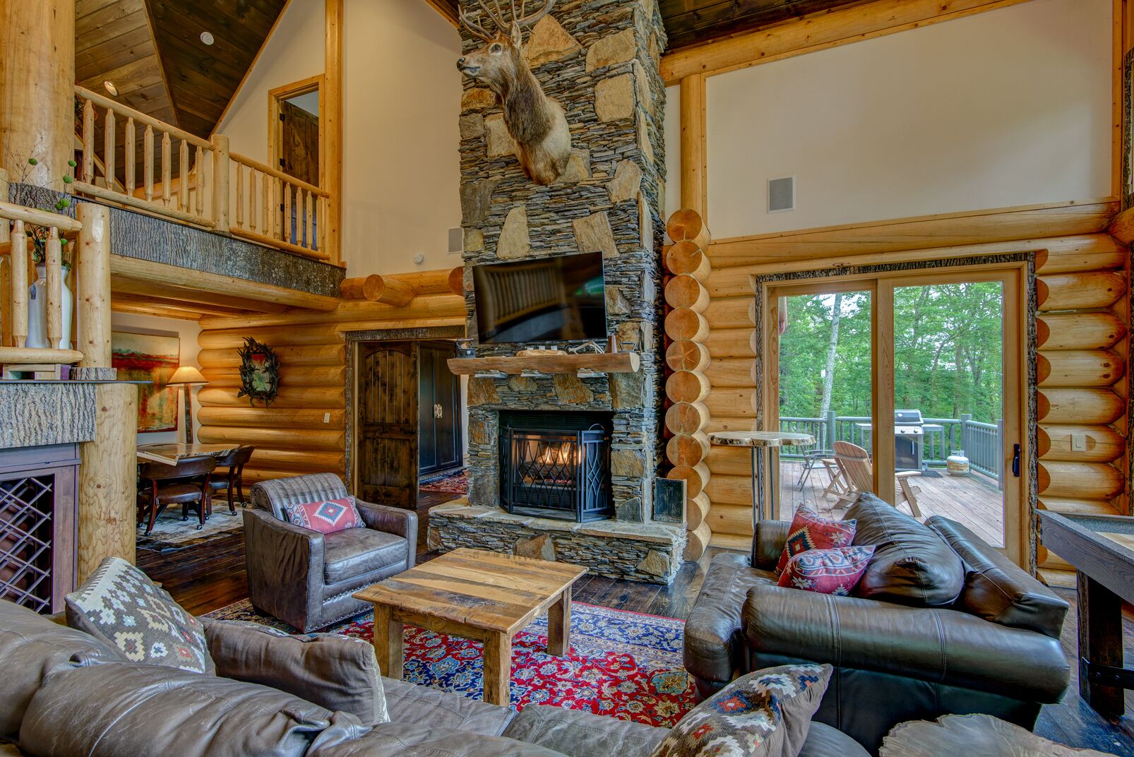 Big Elk Lodge - Luxury home in Eagles Nest, walk to Great Camp, firepit