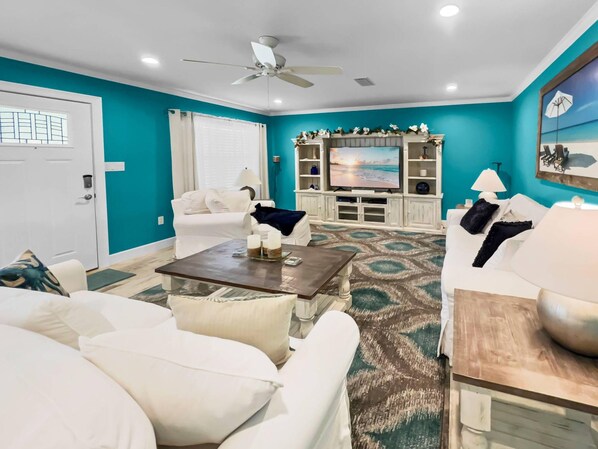 House, 2 Bedrooms | Living room
