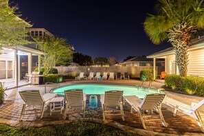 House, 5 Bedrooms | Pool