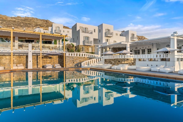 Piscina a l'aire lliure de temporada