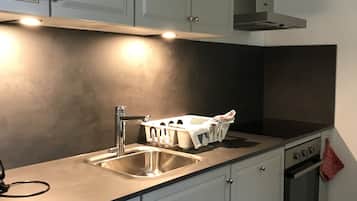 Departamento clásico, varias camas, cocina | Cocina privada | Refrigerador con congelador, horno, parrilla de estufa y lavavajillas