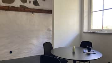 Classic Apartment, Multiple Beds, Kitchen | Private kitchen | Full-size fridge, oven, stovetop, dishwasher