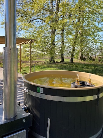 Classic Apartment, Multiple Beds, Kitchen | Private spa tub