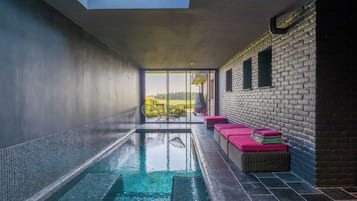 Innenpool, beheizter Pool