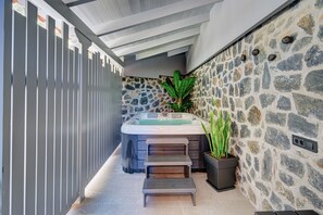 Private spa tub