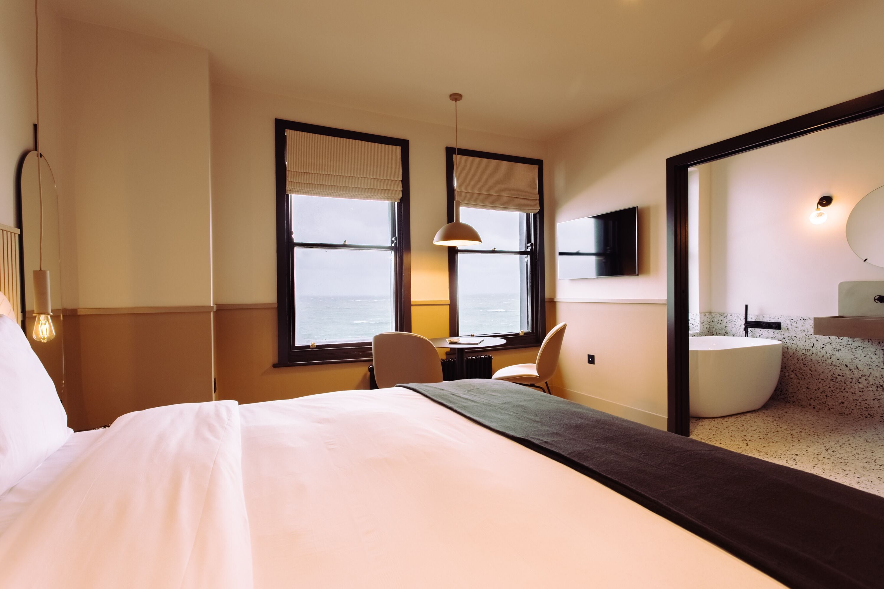 luxury double room, bathtub, sea view | hypo-allergenic bedding, in-room safe, blackout curtains, soundproofing