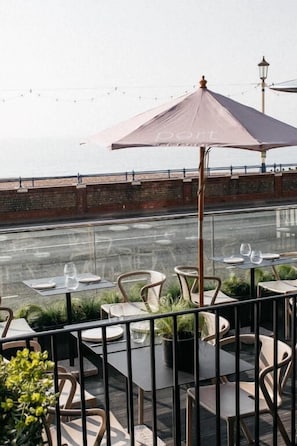 Terrace/patio - Port Hotel (Eastbourne)