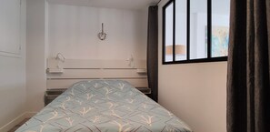 3 Schlafzimmer, Schreibtisch, Bügeleisen/Bügelbrett, Reisekinderbett