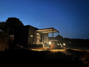 Front of property - evening/night - Eco-lodges Lodges in Move - Domaine de Brau (Villemoustaussou)