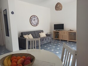 TV - MaGi Holiday Home (Stintino)