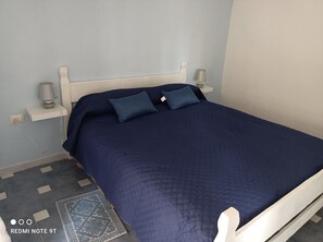 2 bedrooms, iron/ironing board, travel cot, bed sheets