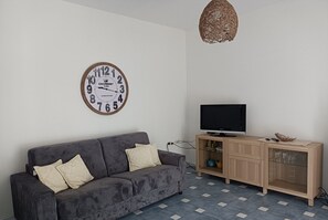 TV - MaGi Holiday Home (Stintino)