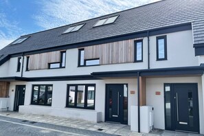 Exterior - Luxury Smart Eco Home in Newquay by Tolcarne beach (Newquay)