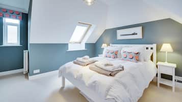 House (5 Bedrooms) | 5 bedrooms, iron/ironing board