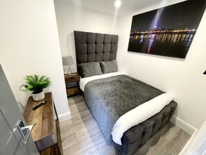 Luxury Apartment, Private Bathroom, Garden View (HOT TUB & spa bath ) | 1 bedroom - Osborne Luxury Hot Tub and Jacuzzi Suites (Blackpool)