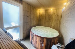 Suite Deluxe, salle de bains privée, vue jardin (HOT TUB & spa bath ) | Jardin
