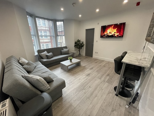 Osborne Luxury Hot Tub and Jacuzzi Suites