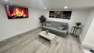 套房, 私人浴室 (Basement suite & spa bath) | 酒廊