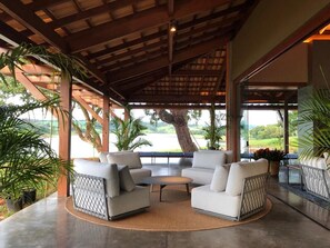 Luxury-Haus, 3 Schlafzimmer, Seeblick, Seeseite | Terrasse/Patio