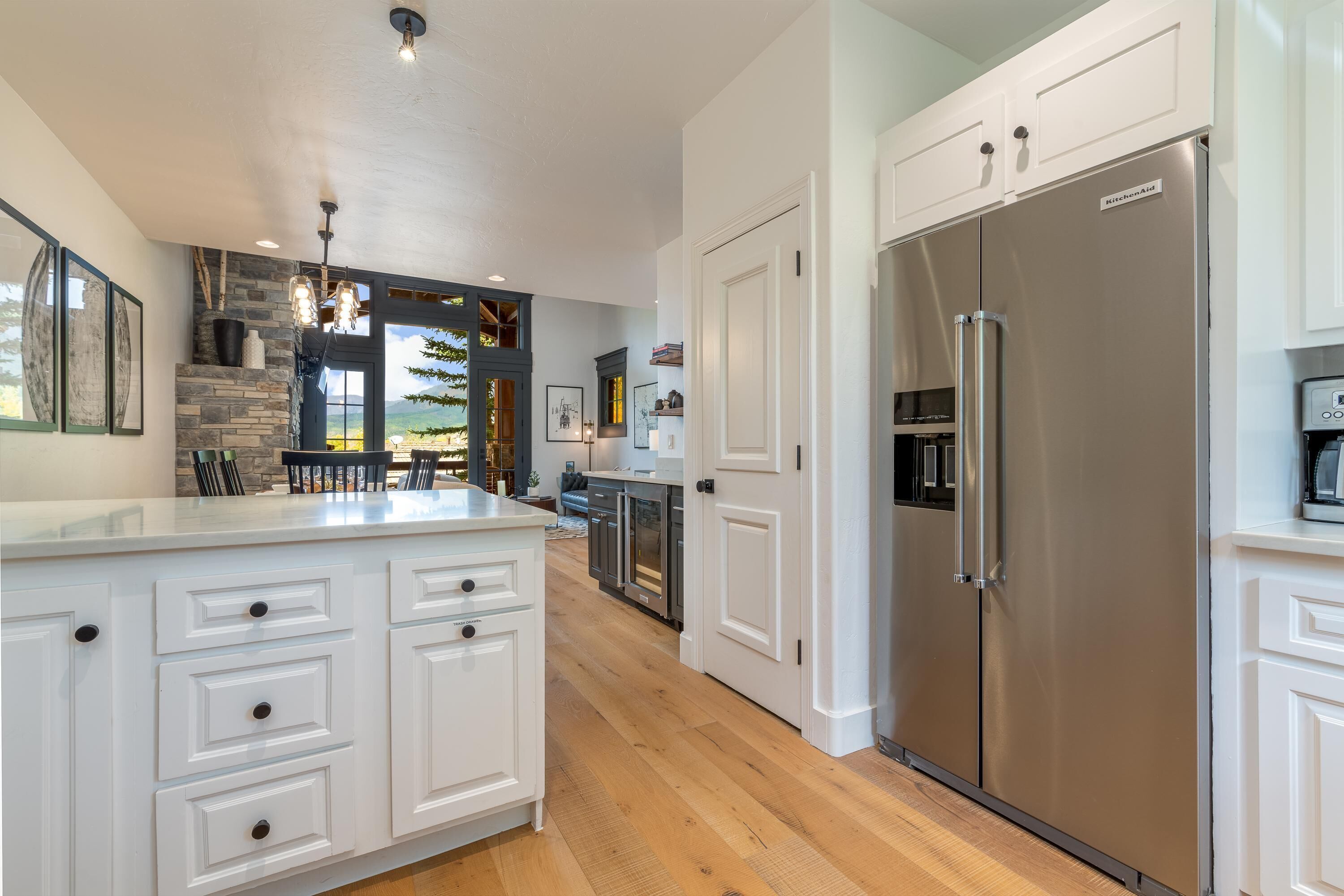 See Forever Cabin 101- Beautiful Cabin with unapparelled sunsets and style