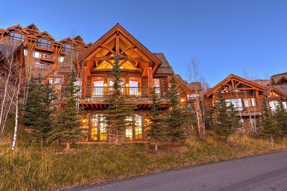 See Forever Summit Cabin 154-This stunning Cabin is a true luxury private home