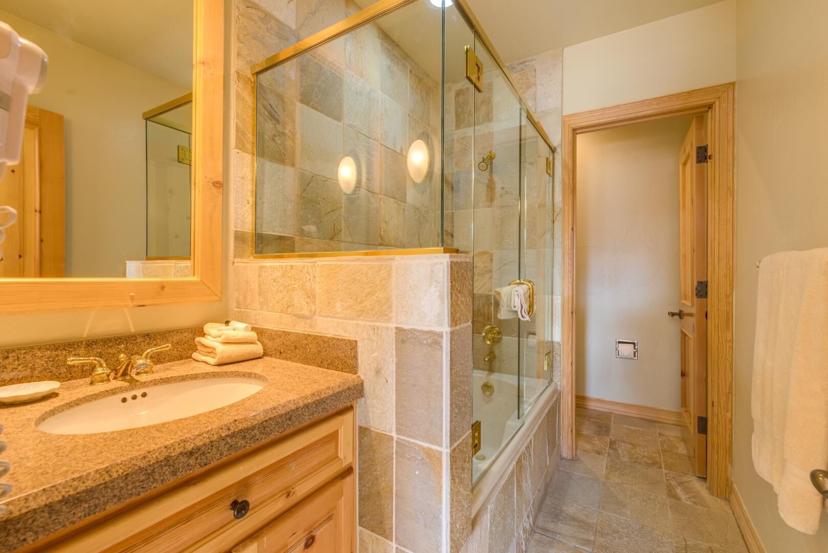 See Forever Cabin 110- Beautiful Three bedroom Cabin with marvelous views