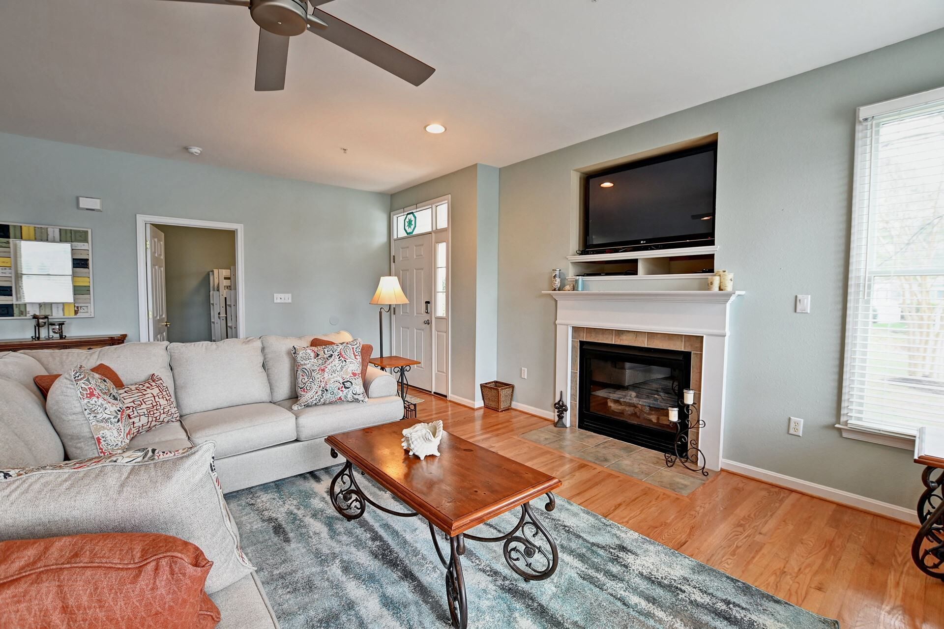 Beautiful 3 bed/ 2 bath condo in Bear Trap Dunes community! Wifi Available, Pool, Fitness Center, Beach Shuttle, Tennis!