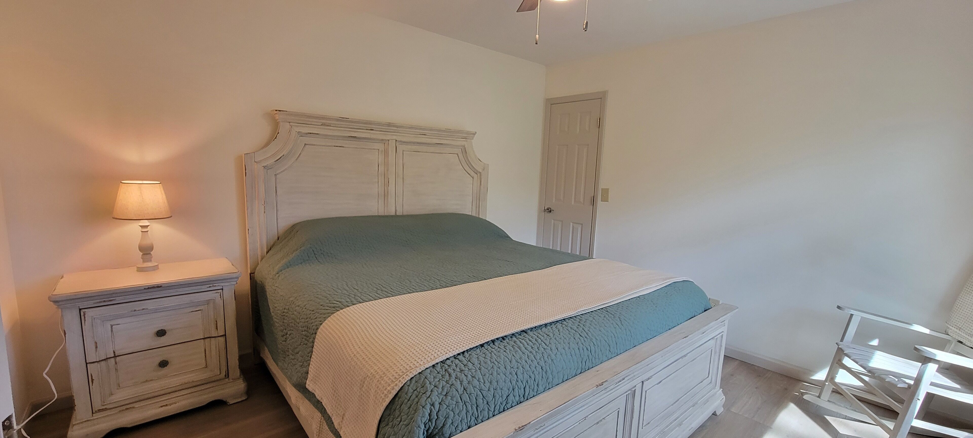 Fishing Cottage on a farm w/hot tub, walk to trophy trout fishing