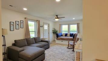 Smart TV, reproductor de DVD y libros