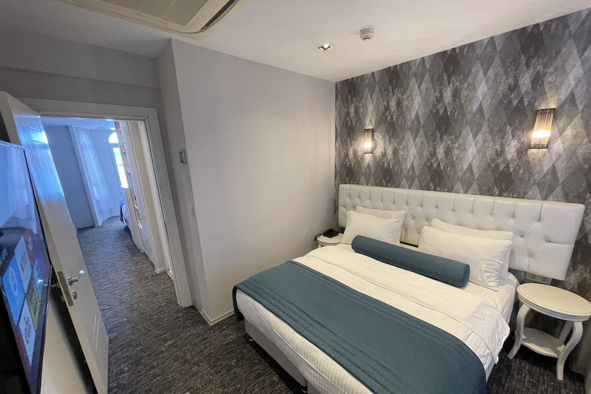 Minibar, in-room safe, desk, blackout drapes