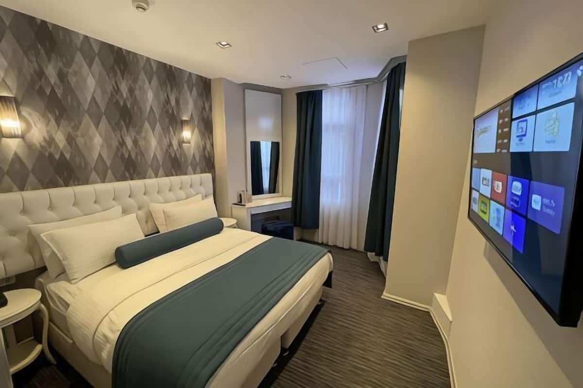 1 bedroom, minibar, in-room safe, desk