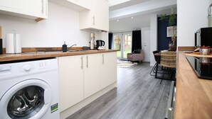 Unclassified image, 5 of 46, button - Minister House Apt 1 by Tŷ SA (Cardiff)