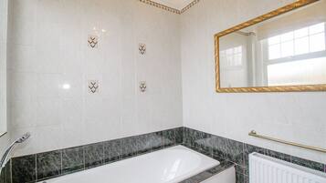 Cottage | Badkamer | Een douche