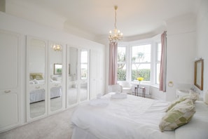Cottage | 2 bedrooms, individually decorated, individually furnished, free WiFi