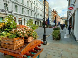 Apartment, 1 Queen Bed | Property grounds - Livestay- Fabulous 1bed Apartment on Covent Garden (London)